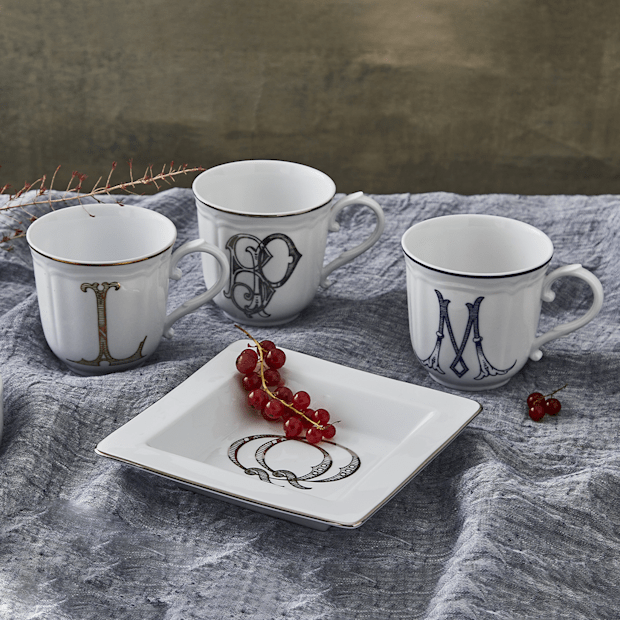 MUG LETTRE J BLU Corona Monogram Mugs-2