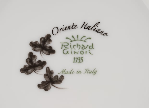 Albus-white porcelain Ming vase | GINORI 1735