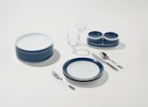 SERVICE DE TABLE POUR SIX BLU Colonna Re-Edition-2