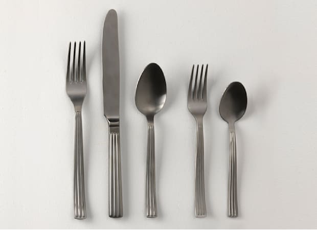 SET COUVERTS 5 PIÈCES NOIR BROSSÉDiana-1
