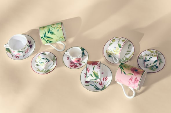 SOUCOUPES À THÉ EN PORCELAINE