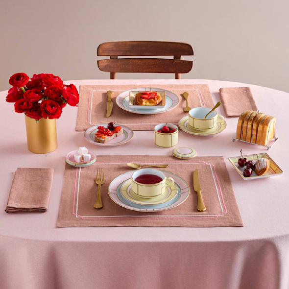 Ginori 1735 dresses your table
