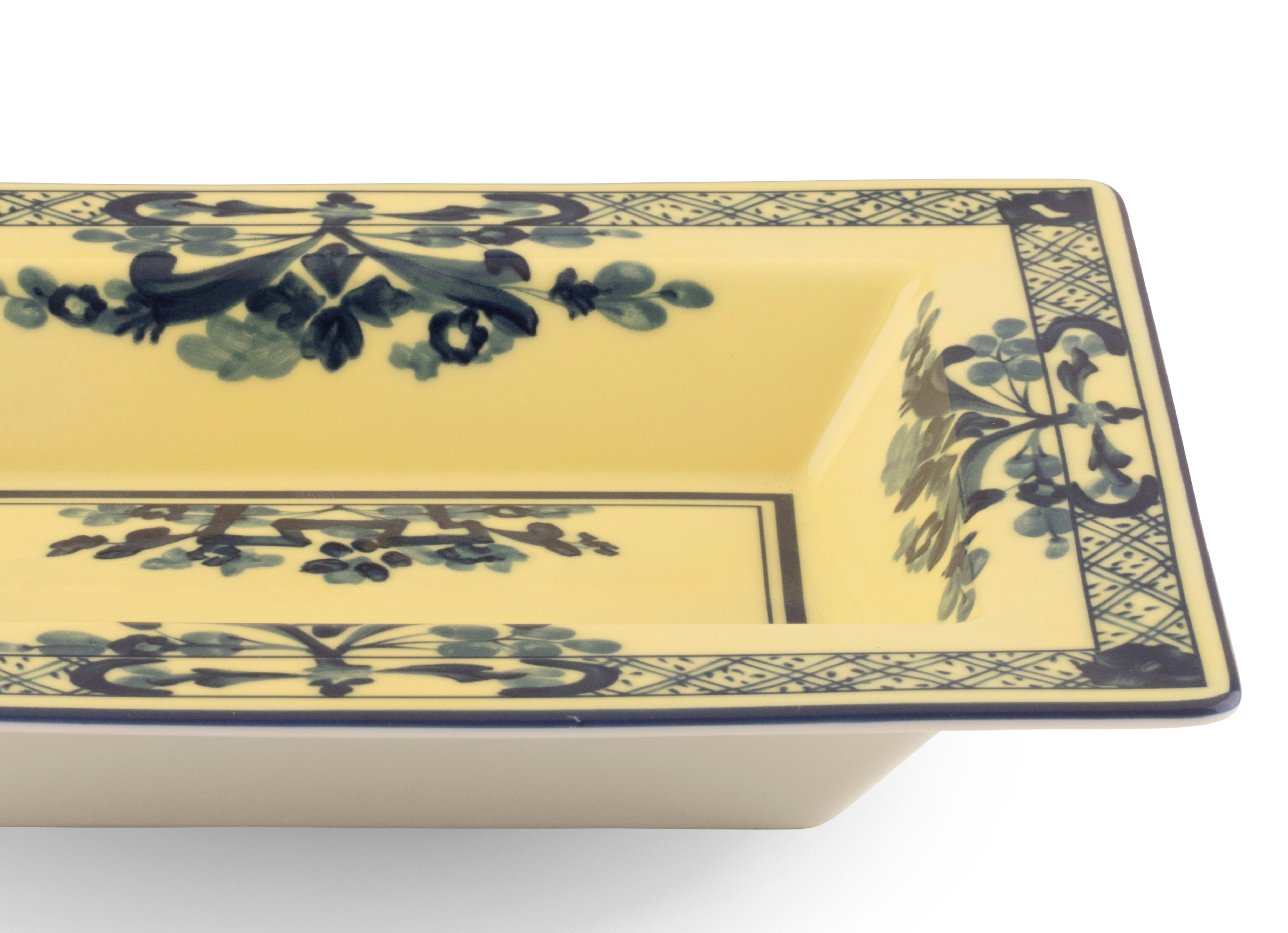 Citrine-yellow porcelain rectangular change tray | GINORI 1735