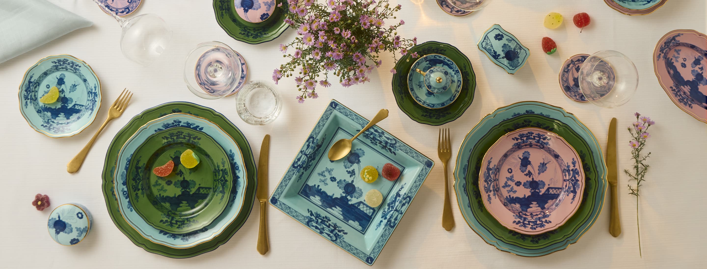 Oriente Italiano Spring Table