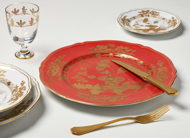 Red charger plates hot sale